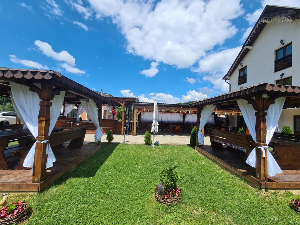 Hotel Casa Fratii Mat Moisei Esterno foto