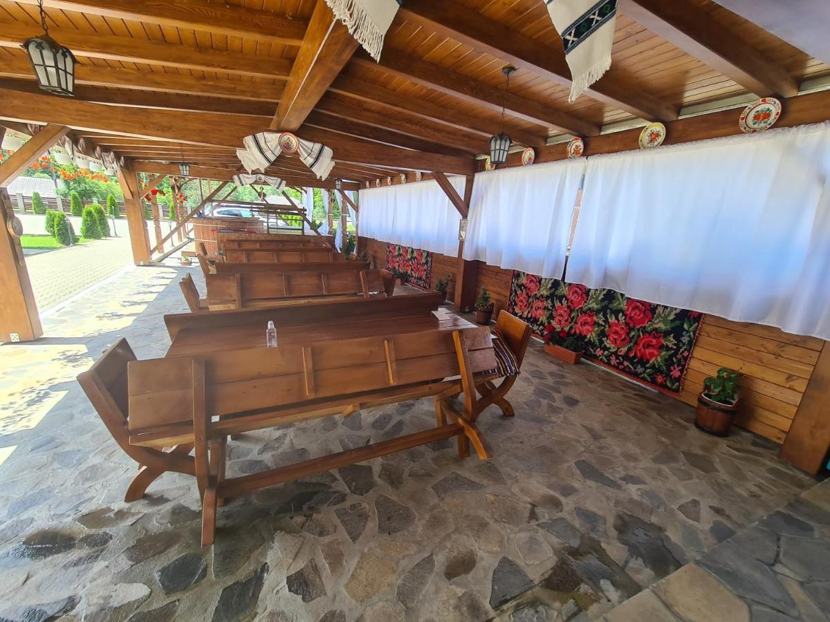 Hotel Casa Fratii Mat Moisei Esterno foto